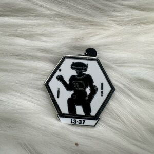 💙3/$20 Disney trading pin Black and White Hexagonal Robot Pin